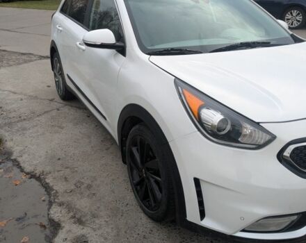 Белый Киа Niro, объемом двигателя 1.6 л и пробегом 110 тыс. км за 15600 $, фото 5 на Automoto.ua