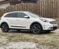 Білий Кіа Niro, об'ємом двигуна 0.16 л та пробігом 262 тис. км за 16700 $, фото 4 на Automoto.ua