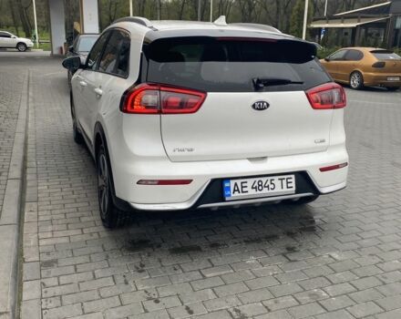 Білий Кіа Niro, об'ємом двигуна 1.6 л та пробігом 65 тис. км за 14400 $, фото 2 на Automoto.ua