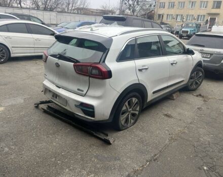 Киа Niro 2019 в Киеве на Automoto.ua Белый Киа Niro, объемом двигателя 0 л и пробегом 200 тыс. км за 6500 $, фото 2 на Automoto.ua
