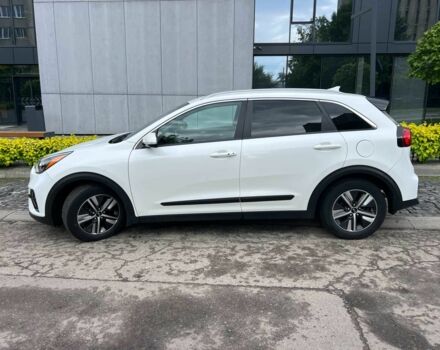 Белый Киа Niro, объемом двигателя 1.6 л и пробегом 68 тыс. км за 18800 $, фото 10 на Automoto.ua