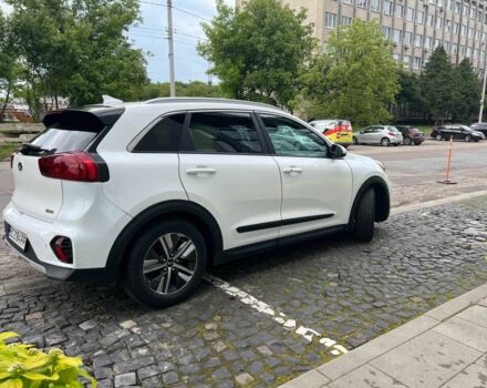 Белый Киа Niro, объемом двигателя 1.6 л и пробегом 68 тыс. км за 18800 $, фото 12 на Automoto.ua