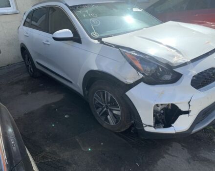 Белый Киа Niro, объемом двигателя 1.6 л и пробегом 61 тыс. км за 15300 $, фото 2 на Automoto.ua