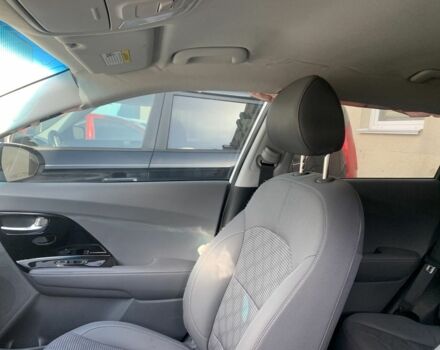 Белый Киа Niro, объемом двигателя 1.6 л и пробегом 61 тыс. км за 15300 $, фото 6 на Automoto.ua
