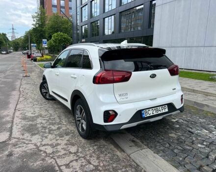 Белый Киа Niro, объемом двигателя 1.6 л и пробегом 68 тыс. км за 18800 $, фото 16 на Automoto.ua