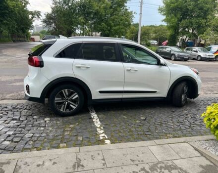 Белый Киа Niro, объемом двигателя 1.6 л и пробегом 68 тыс. км за 18800 $, фото 13 на Automoto.ua