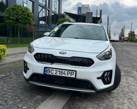 Белый Киа Niro, объемом двигателя 1.6 л и пробегом 68 тыс. км за 18800 $, фото 2 на Automoto.ua