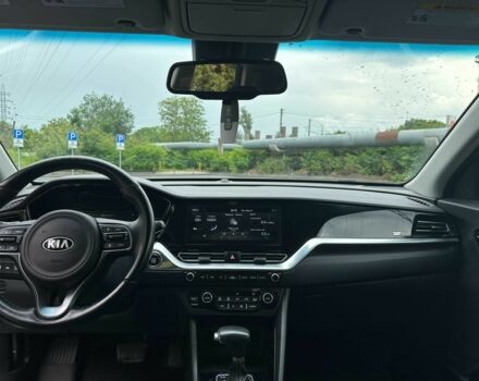 Белый Киа Niro, объемом двигателя 1.6 л и пробегом 68 тыс. км за 18800 $, фото 19 на Automoto.ua
