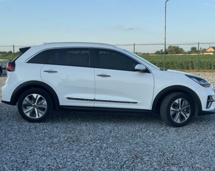 Білий Кіа Niro, об'ємом двигуна 0 л та пробігом 112 тис. км за 19800 $, фото 1 на Automoto.ua