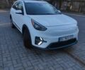 Белый Киа Niro, объемом двигателя 0 л и пробегом 105 тыс. км за 436 $, фото 1 на Automoto.ua