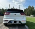 Білий Кіа Niro, об'ємом двигуна 1.6 л та пробігом 106 тис. км за 18000 $, фото 3 на Automoto.ua