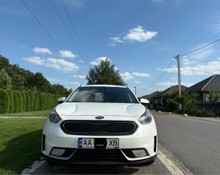Білий Кіа Niro, об'ємом двигуна 1.6 л та пробігом 106 тис. км за 18000 $, фото 1 на Automoto.ua