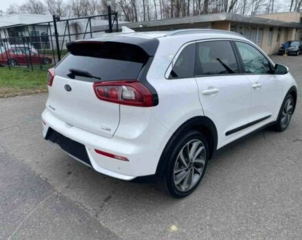 Білий Кіа Niro, об'ємом двигуна 1.6 л та пробігом 40 тис. км за 7800 $, фото 5 на Automoto.ua