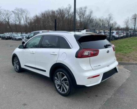 Білий Кіа Niro, об'ємом двигуна 1.6 л та пробігом 40 тис. км за 7800 $, фото 3 на Automoto.ua