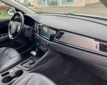 Белый Киа Niro, объемом двигателя 0 л и пробегом 43 тыс. км за 10300 $, фото 9 на Automoto.ua