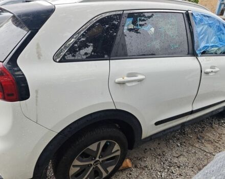 Белый Киа Niro, объемом двигателя 0 л и пробегом 144 тыс. км за 3600 $, фото 4 на Automoto.ua