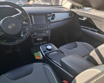 Білий Кіа Niro, об'ємом двигуна 0 л та пробігом 160 тис. км за 16900 $, фото 3 на Automoto.ua