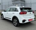 Білий Кіа Niro, об'ємом двигуна 0 л та пробігом 88 тис. км за 17900 $, фото 4 на Automoto.ua