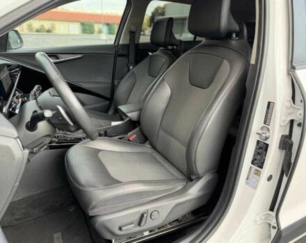 Білий Кіа Niro, об'ємом двигуна 1.6 л та пробігом 19 тис. км за 18300 $, фото 9 на Automoto.ua