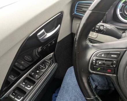 Белый Киа Niro, объемом двигателя 1.6 л и пробегом 110 тыс. км за 15600 $, фото 8 на Automoto.ua