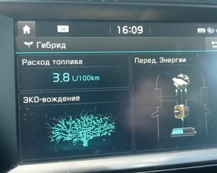 Белый Киа Niro, объемом двигателя 1.58 л и пробегом 225 тыс. км за 16600 $, фото 17 на Automoto.ua