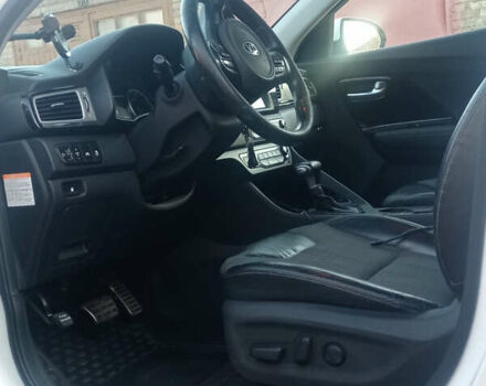 Белый Киа Niro, объемом двигателя 1.58 л и пробегом 225 тыс. км за 16600 $, фото 9 на Automoto.ua