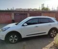 Белый Киа Niro, объемом двигателя 1.58 л и пробегом 225 тыс. км за 16600 $, фото 1 на Automoto.ua