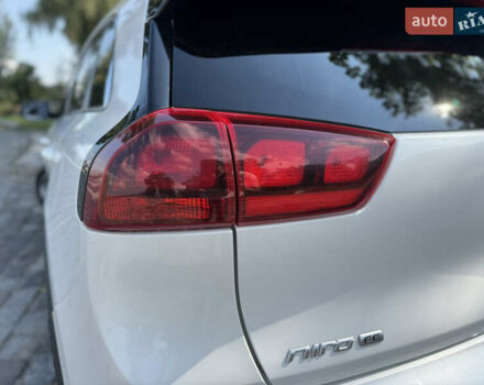 Белый Киа Niro, объемом двигателя 1.6 л и пробегом 160 тыс. км за 15400 $, фото 25 на Automoto.ua