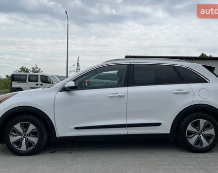 Белый Киа Niro, объемом двигателя 1.59 л и пробегом 66 тыс. км за 16500 $, фото 9 на Automoto.ua