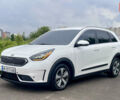 Белый Киа Niro, объемом двигателя 1.58 л и пробегом 88 тыс. км за 17500 $, фото 1 на Automoto.ua