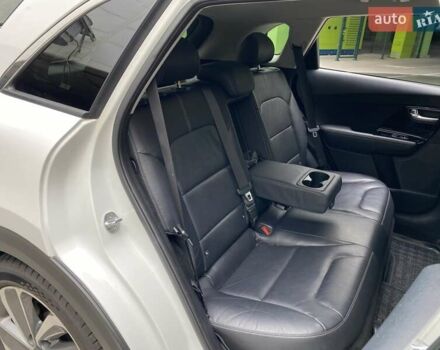 Белый Киа Niro, объемом двигателя 1.58 л и пробегом 93 тыс. км за 19990 $, фото 8 на Automoto.ua