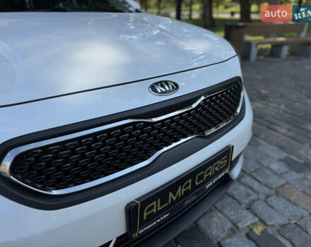 Белый Киа Niro, объемом двигателя 1.6 л и пробегом 160 тыс. км за 15400 $, фото 13 на Automoto.ua