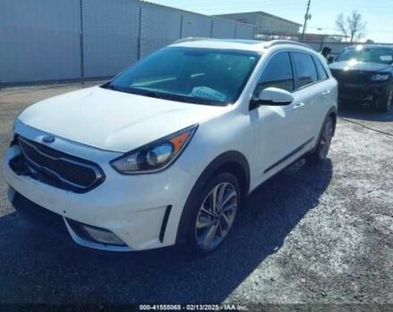 Белый Киа Niro, объемом двигателя 1.6 л и пробегом 100 тыс. км за 10000 $, фото 1 на Automoto.ua