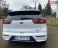 Білий Кіа Niro, об'ємом двигуна 1.58 л та пробігом 147 тис. км за 17400 $, фото 3 на Automoto.ua