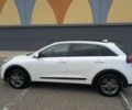 Белый Киа Niro, объемом двигателя 1.6 л и пробегом 66 тыс. км за 9000 $, фото 3 на Automoto.ua