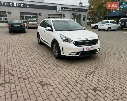 Белый Киа Niro, объемом двигателя 1.58 л и пробегом 193 тыс. км за 16300 $, фото 8 на Automoto.ua