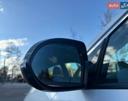 Білий Кіа Niro, об'ємом двигуна 1.58 л та пробігом 96 тис. км за 18990 $, фото 7 на Automoto.ua