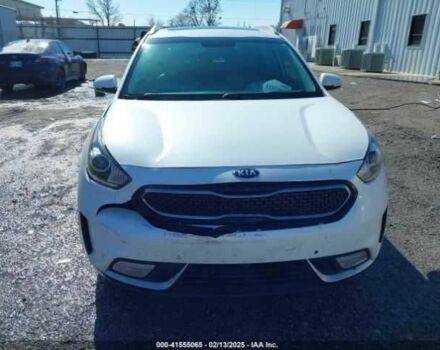 Белый Киа Niro, объемом двигателя 1.6 л и пробегом 100 тыс. км за 10000 $, фото 11 на Automoto.ua