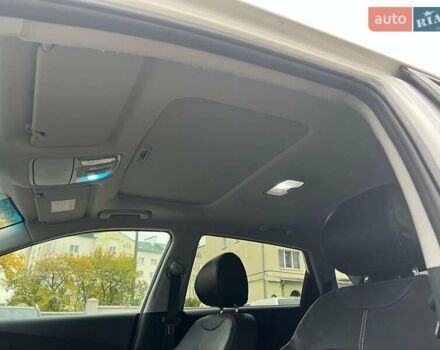 Белый Киа Niro, объемом двигателя 1.58 л и пробегом 193 тыс. км за 16300 $, фото 11 на Automoto.ua