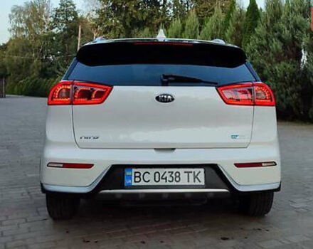 Белый Киа Niro, объемом двигателя 1.58 л и пробегом 132 тыс. км за 15000 $, фото 10 на Automoto.ua