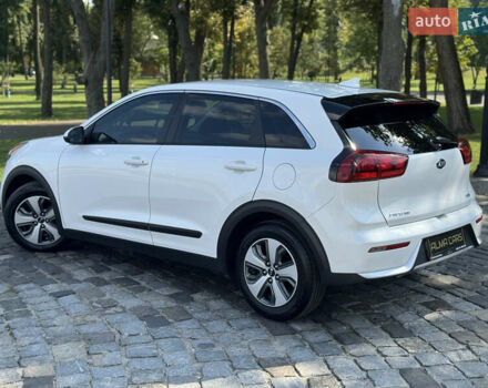 Белый Киа Niro, объемом двигателя 1.6 л и пробегом 160 тыс. км за 15400 $, фото 22 на Automoto.ua
