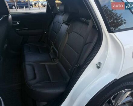 Белый Киа Niro, объемом двигателя 1.58 л и пробегом 97 тыс. км за 18990 $, фото 12 на Automoto.ua
