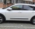 Белый Киа Niro, объемом двигателя 1.58 л и пробегом 180 тыс. км за 17200 $, фото 2 на Automoto.ua