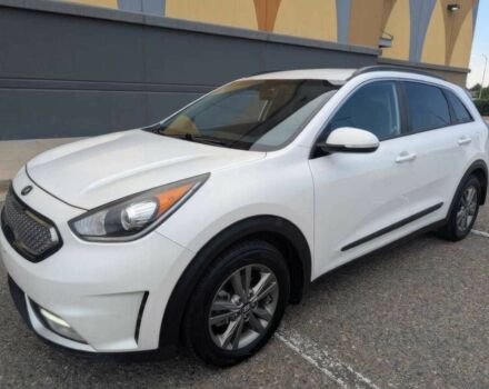 Белый Киа Niro, объемом двигателя 1.6 л и пробегом 64 тыс. км за 10300 $, фото 2 на Automoto.ua