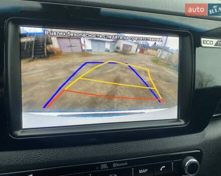 Білий Кіа Niro, об'ємом двигуна 1.58 л та пробігом 147 тис. км за 17400 $, фото 12 на Automoto.ua