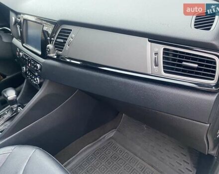 Білий Кіа Niro, об'ємом двигуна 1.58 л та пробігом 147 тис. км за 17400 $, фото 8 на Automoto.ua