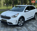 Белый Киа Niro, объемом двигателя 1.6 л и пробегом 160 тыс. км за 15400 $, фото 1 на Automoto.ua