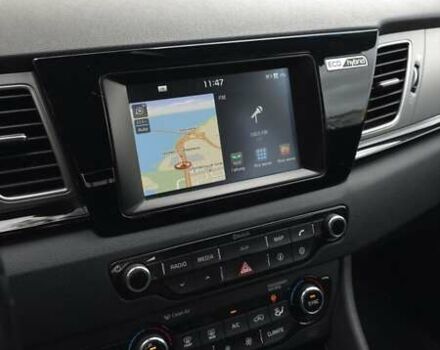 Білий Кіа Niro, об'ємом двигуна 1.58 л та пробігом 86 тис. км за 18500 $, фото 15 на Automoto.ua