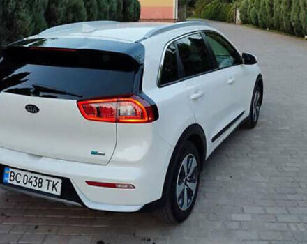 Белый Киа Niro, объемом двигателя 1.58 л и пробегом 132 тыс. км за 15000 $, фото 6 на Automoto.ua