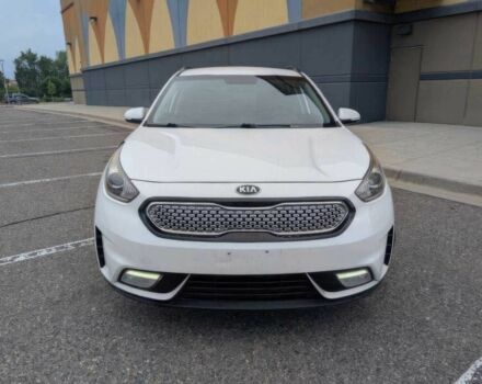 Белый Киа Niro, объемом двигателя 1.6 л и пробегом 64 тыс. км за 10300 $, фото 1 на Automoto.ua